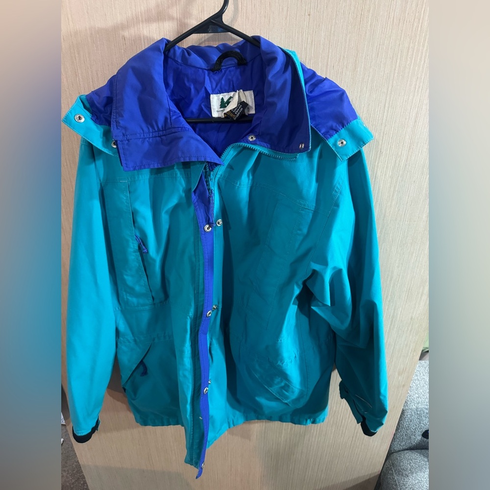 Women’s Vintage REI GoreTex Teal Outdoor Jacket with Royal Blue Interior Size 14